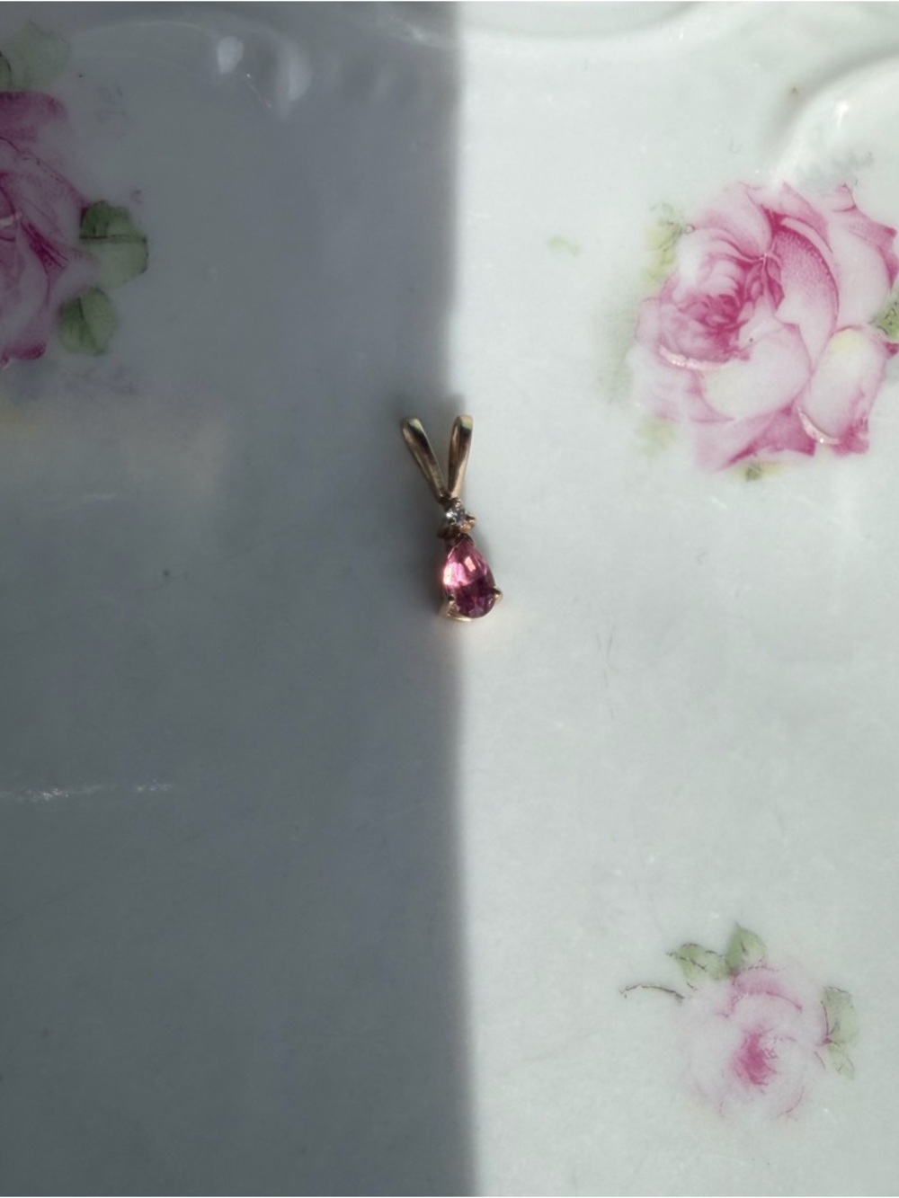 14k solid gold pink tourmaline pear teardrop pendant - mejuri catbird inspired - Picture 8 of 9